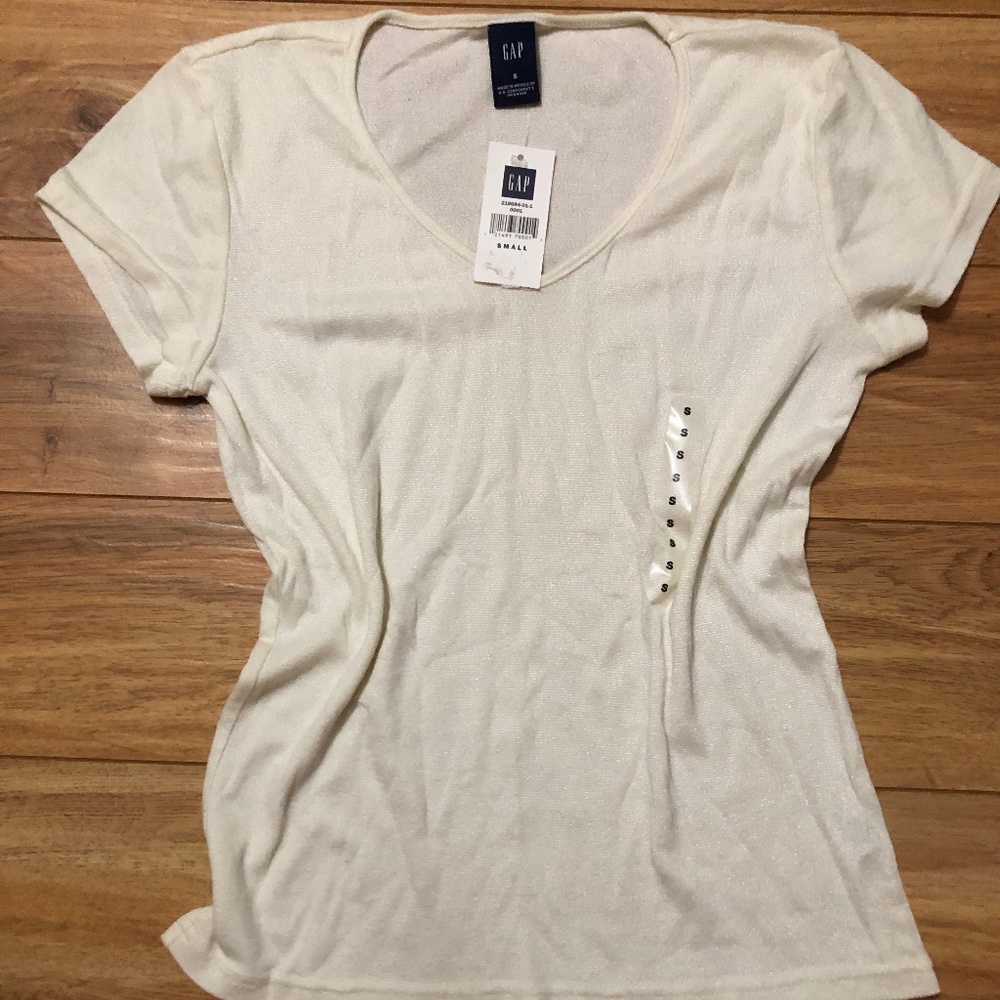 NWT GAP WHITE SHORT SLEEVE TOP